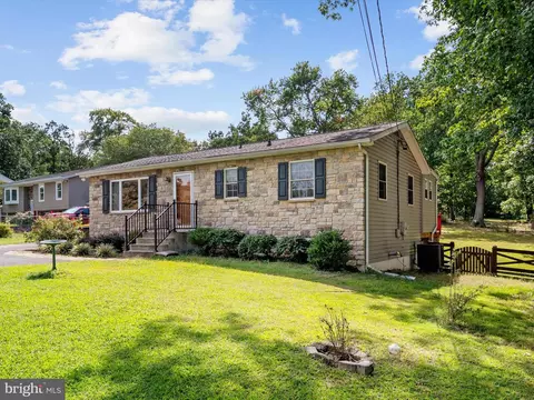 Exterior - 7880 Belhaven Ave, Pasadena, MD 21122 photo 3 of 9