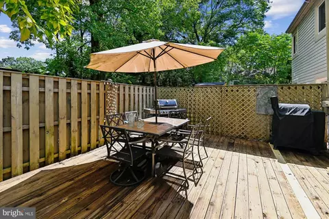 Exterior - 18 Sargent Ct, Annapolis, MD 21403 photo 3 of 10