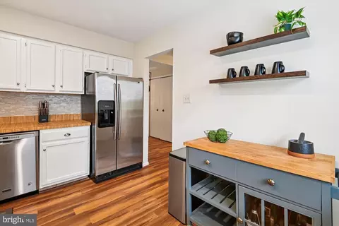 Kitchen - 18 Sargent Ct, Annapolis, MD 21403 photo 3 of 3