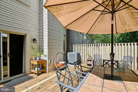 Exterior - 18 Sargent Ct, Annapolis, MD 21403 photo 5 of 10