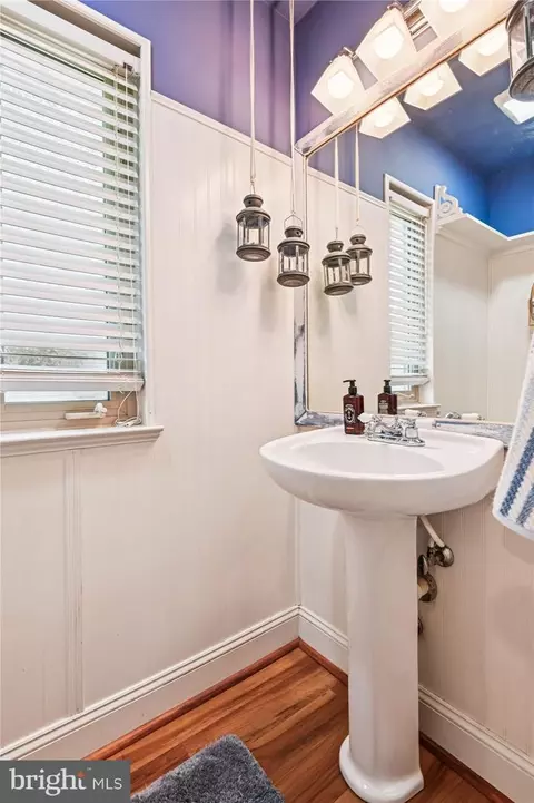 Bath - 18 Sargent Ct, Annapolis, MD 21403 photo 1 of 3
