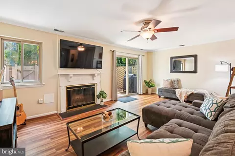 Living - 18 Sargent Ct, Annapolis, MD 21403 photo 1 of 1