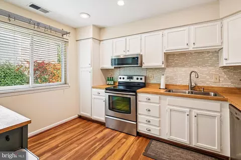 Kitchen - 18 Sargent Ct, Annapolis, MD 21403 photo 2 of 3