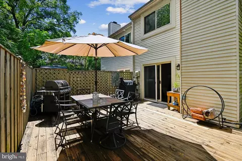 Exterior - 18 Sargent Ct, Annapolis, MD 21403 photo 4 of 10