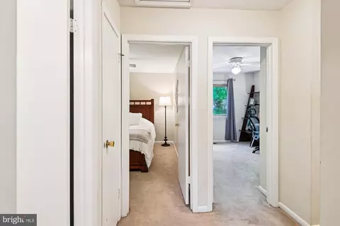 Entry Way - 18 Sargent Ct, Annapolis, MD 21403 photo 7 of 10