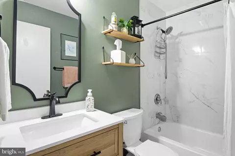 Bath - 1323 Craghill Ct, Hanover, MD 21076 photo 2 of 3