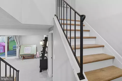 Entry Way - 1323 Craghill Ct, Hanover, MD 21076 photo 3 of 4