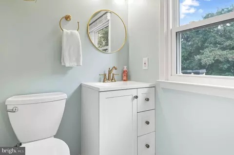 Bath - 1323 Craghill Ct, Hanover, MD 21076 photo 1 of 3