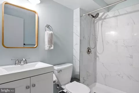 Bath - 1323 Craghill Ct, Hanover, MD 21076 photo 3 of 3