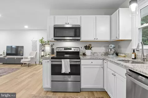 Kitchen - 1323 Craghill Ct, Hanover, MD 21076 photo 3 of 3