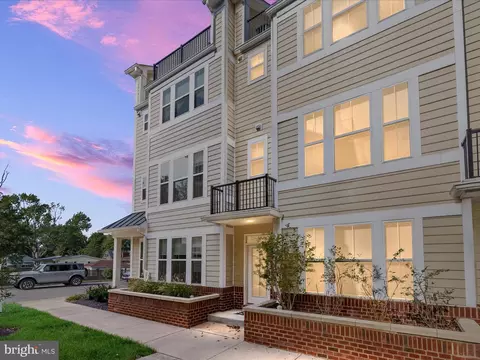 812 Francis Harris Pl, Annapolis, MD 21401