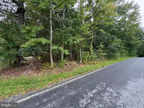 1635 Wall Dr, Pasadena, MD 21122 photo 4