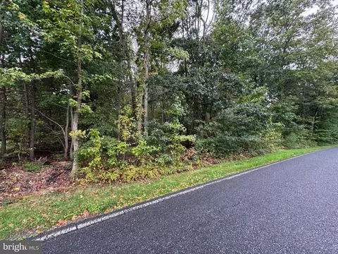 1635 Wall Dr, Pasadena, MD 21122 photo 3