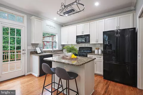 Kitchen - 322 Timberbrook Ct, Odenton, MD 21113 photo 2 of 3