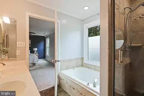 Bath - 322 Timberbrook Ct, Odenton, MD 21113 photo 2 of 3