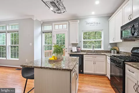 Kitchen - 322 Timberbrook Ct, Odenton, MD 21113 photo 3 of 3