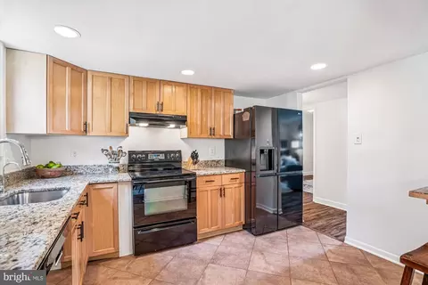 Kitchen - 377 Volley Ct, Arnold, MD 21012 photo 4 of 4