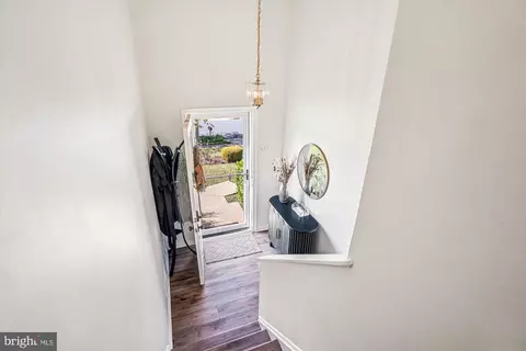 Entry Way - 377 Volley Ct, Arnold, MD 21012 photo 3 of 6
