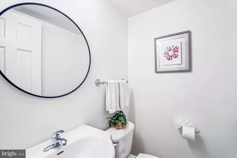 Bath - 377 Volley Ct, Arnold, MD 21012 photo 1 of 4