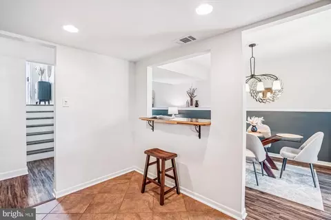 Entry Way - 377 Volley Ct, Arnold, MD 21012 photo 5 of 6