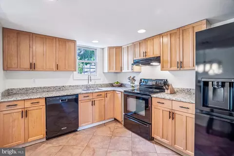 Kitchen - 377 Volley Ct, Arnold, MD 21012 photo 2 of 4