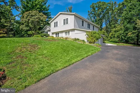 Exterior - 682 Carlisle Dr, Arnold, MD 21012 photo 4 of 17