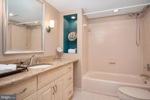 Bath - 682 Carlisle Dr, Arnold, MD 21012 photo 4 of 4