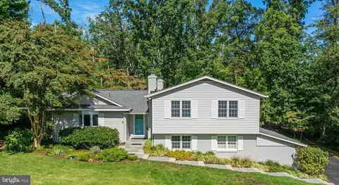 682 Carlisle Dr, Arnold, MD 21012