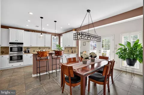 Dining - 8501 Summershade Dr, Odenton, MD 21113 photo 3 of 5