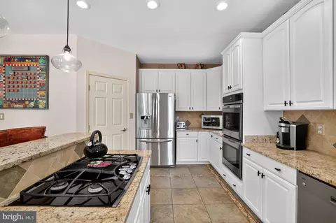 Kitchen - 8501 Summershade Dr, Odenton, MD 21113 photo 3 of 3