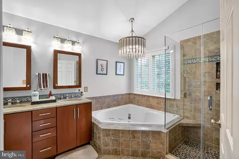 Bath - 8501 Summershade Dr, Odenton, MD 21113 photo 2 of 6