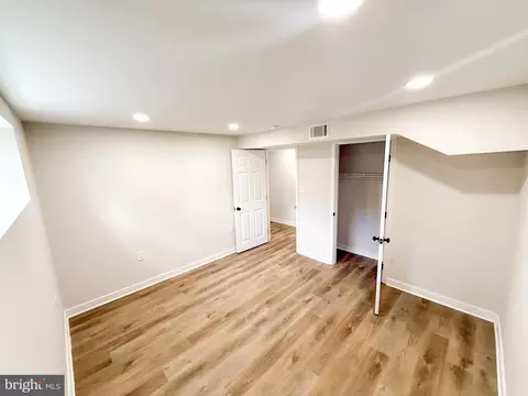 Bedroom - 80 Beach Dr, Edgewater, MD 21037 photo 6 of 7