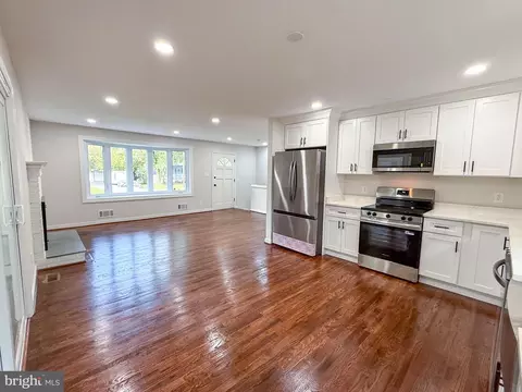 Living - 80 Beach Dr, Edgewater, MD 21037 photo 1 of 8