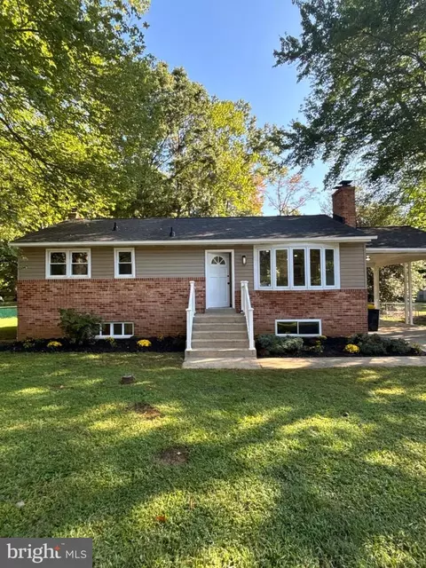 80 Beach Dr, Edgewater, MD 21037