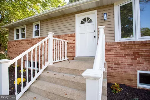 Exterior - 80 Beach Dr, Edgewater, MD 21037 photo 7 of 8