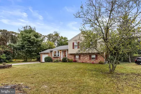 1212 Scattered Pines Ct, Severn, MD 21144
