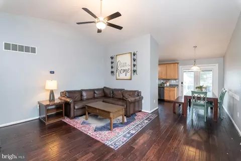 761 208th St, Pasadena, MD 21122 photo 6
