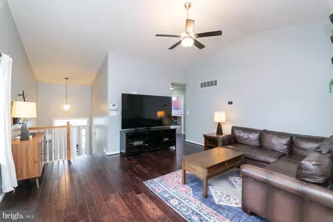761 208th St, Pasadena, MD 21122 photo 5