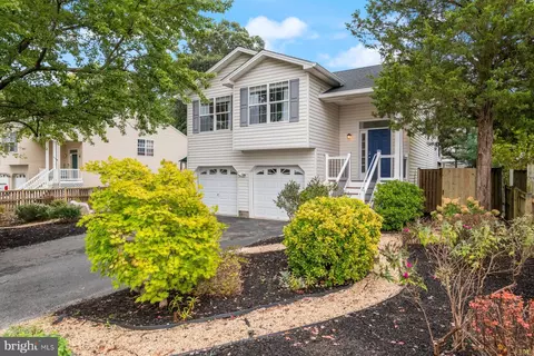 761 208th St, Pasadena, MD 21122 photo 2