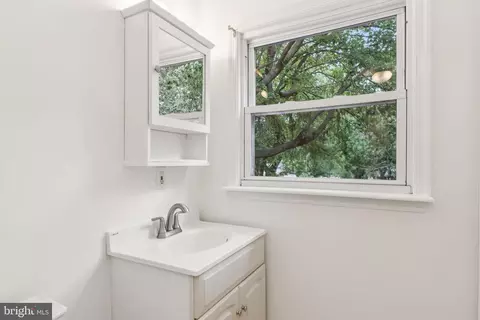 Bath - 1227 Hampton Rd, Annapolis, MD 21409 photo 1 of 3
