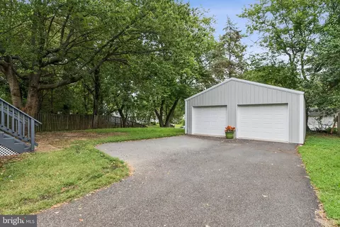 Exterior - 1227 Hampton Rd, Annapolis, MD 21409 photo 4 of 7