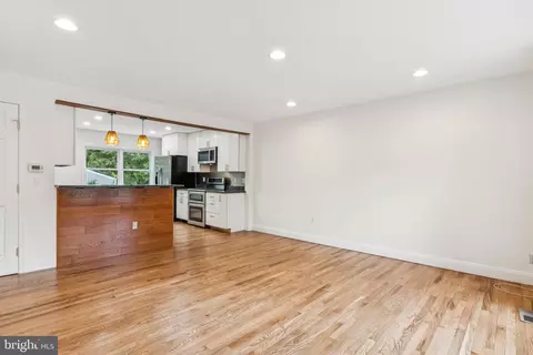 Living - 1227 Hampton Rd, Annapolis, MD 21409 photo 2 of 3