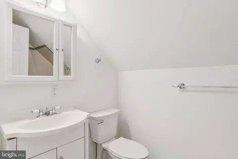 Bath - 1227 Hampton Rd, Annapolis, MD 21409 photo 3 of 3