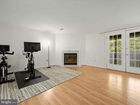 Living - 1216 Seminole Dr, Arnold, MD 21012 photo 4 of 6