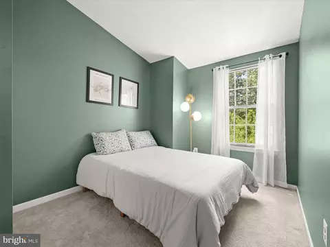 Bedroom - 1216 Seminole Dr, Arnold, MD 21012 photo 2 of 3