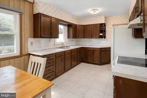 98 Carroll Dr, Annapolis, MD 21403 photo 10