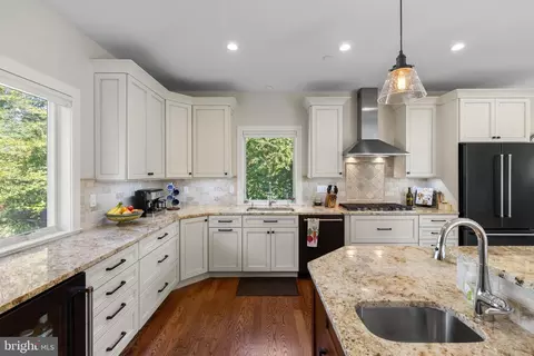 Kitchen - 1696 Beech Ln, Annapolis, MD 21409 photo 2 of 3