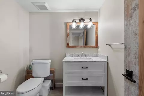Bath - 1696 Beech Ln, Annapolis, MD 21409 photo 4 of 4