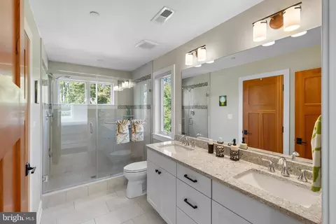 Bath - 1696 Beech Ln, Annapolis, MD 21409 photo 2 of 4