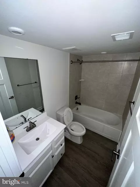 Bath - 135 John Daniel Way, Baltimore, MD 21225 photo 1 of 1